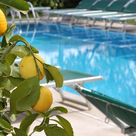 Hotel Al Sole バルドリーノ エクステリア 写真