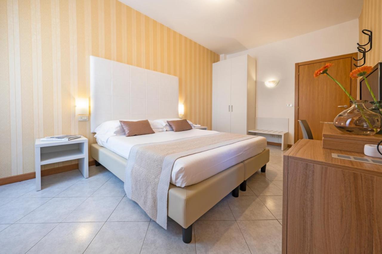 Hotel Al Sole バルドリーノ エクステリア 写真