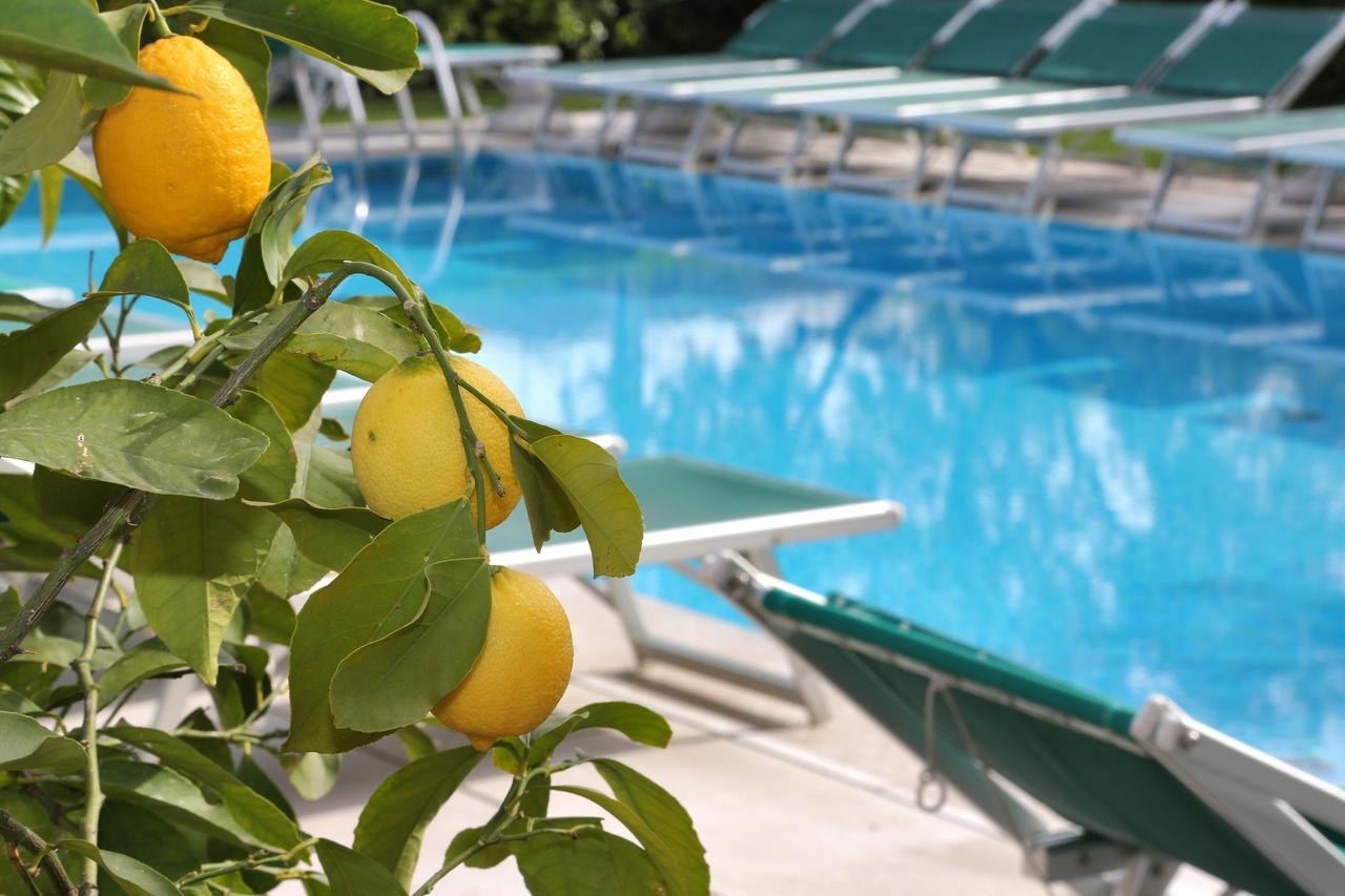 Hotel Al Sole バルドリーノ エクステリア 写真